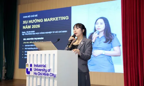 KHOA QUẢN TRỊ KINH DOANH TRƯỜNG ĐẠI HỌC CÔNG NGHIỆP TP.HCM TỔ CHỨC CHƯƠNG TRÌNH ĐỊNH HƯỚNG TÂN SINH VIÊN KHÓA 22