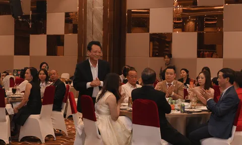 ÔNG PHẠM VĂN VIỆT - DOANH NHÂN DÀY DẠN KINH NGHIỆM - GHI NHẬN VÀ ĐỒNG HÀNH CÙNG SỰ BỨT PHÁ CỦA THẾ HỆ DOANH NHÂN TRẺ TẠI LỄ KỶ NIỆM 1 NĂM GEN CLUB