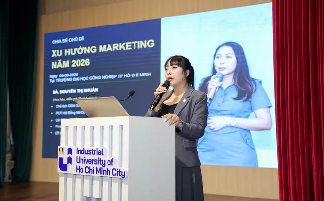 KHOA QUẢN TRỊ KINH DOANH TRƯỜNG ĐẠI HỌC CÔNG NGHIỆP TP.HCM TỔ CHỨC CHƯƠNG TRÌNH ĐỊNH HƯỚNG TÂN SINH VIÊN KHÓA 22